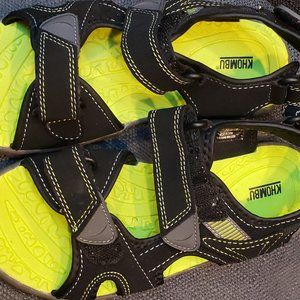 Khombu Sandals  Black/lime green Size 3